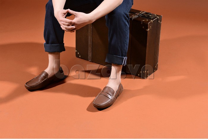 giày nam OlunpoCHY1401 là kiểu giày lười năng động với phong cách không tất