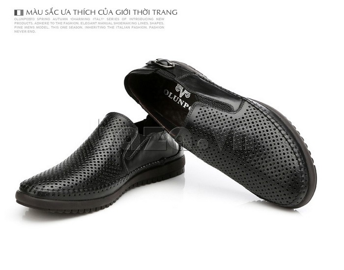Giày Olunpo OP001 màu đen được nhiều người yêu thích bởi nó dễ kết hợp với quần áo