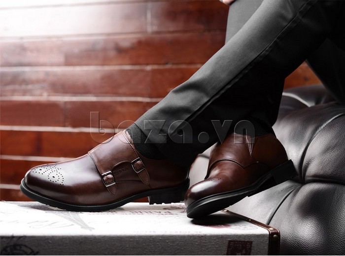 Giày nam Olunpo màu nâu ấn tượng, tạo sức hút cho nam giới