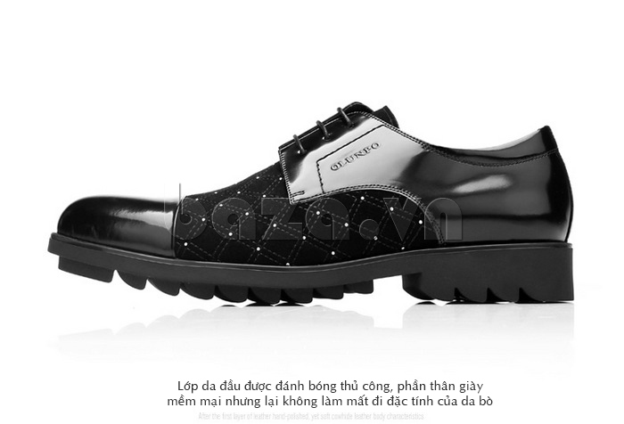 Lớp da dầu của giày nam Olunpo QHT1433 giúp nam giới dễ lau chùi khi đi trời mưa, bụi
