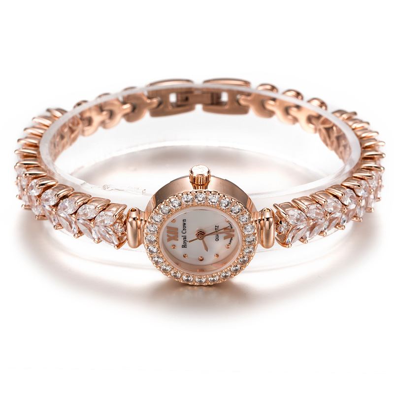 Đồng hồ nữ lắc tay đính đá Royal Crown 5266B