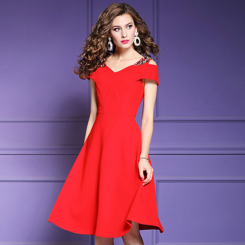 10 cách phối đồ trang phục màu đỏ cực đẹp cho phái nữ
