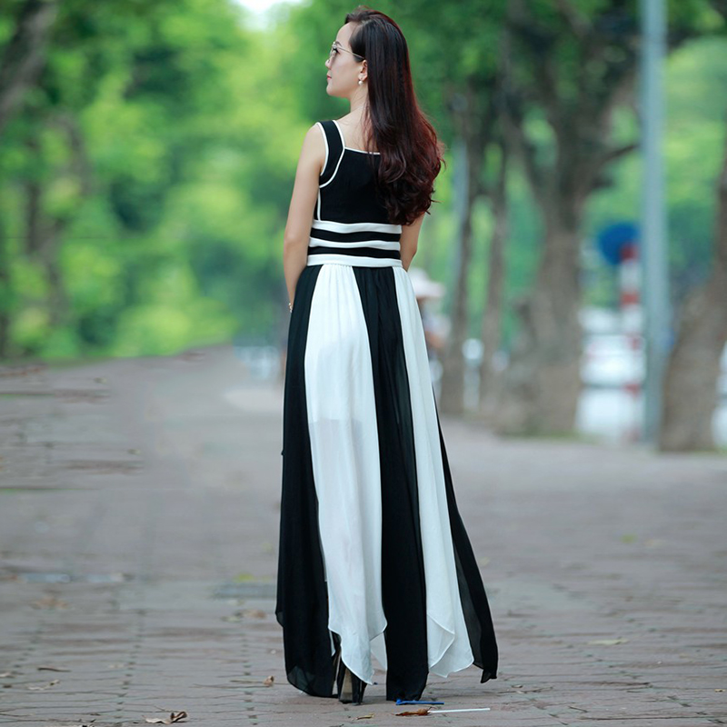 Đầm Sexy Sling sọc đen trắng xẻ vạt rời